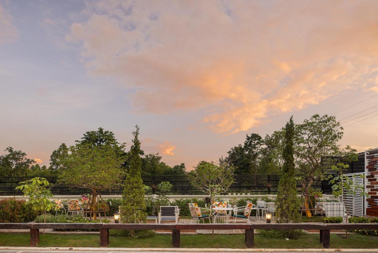 Picha Ville Resort Watthana Nakhon Exterior foto