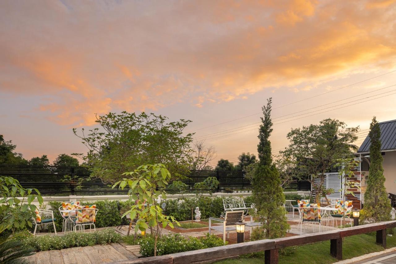 Picha Ville Resort Watthana Nakhon Exterior foto